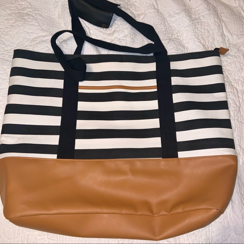 DSW giant tote NWOT